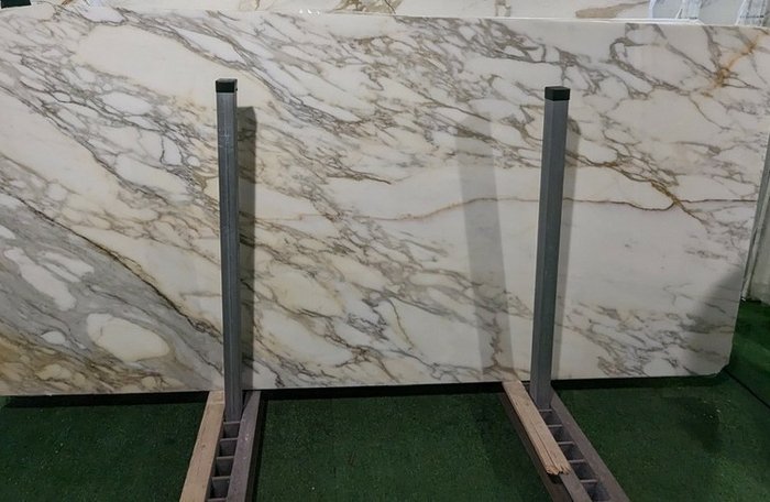 Calacatta Borghini Block 44